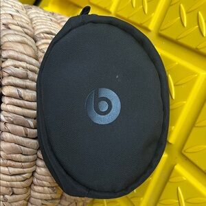Beats by Dr. Dre Soft Padded Headphone Case Preowned